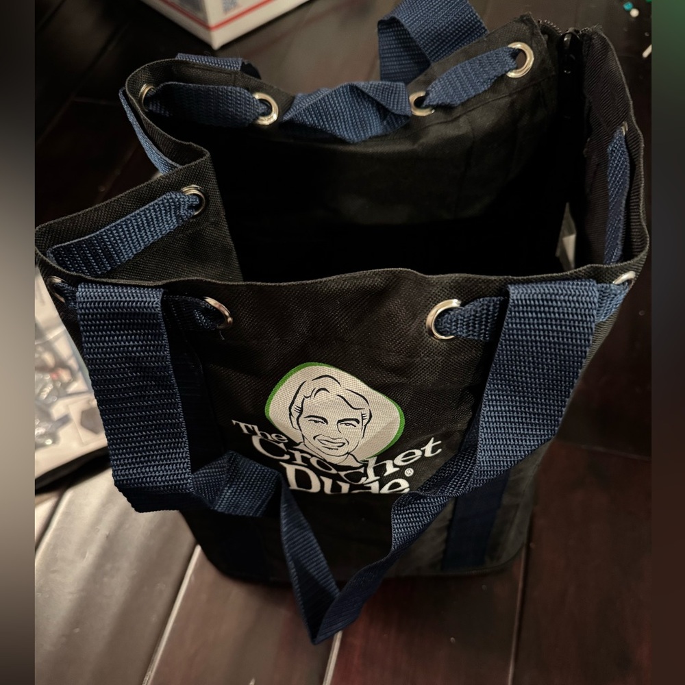 The crochet dude zip bag NIB